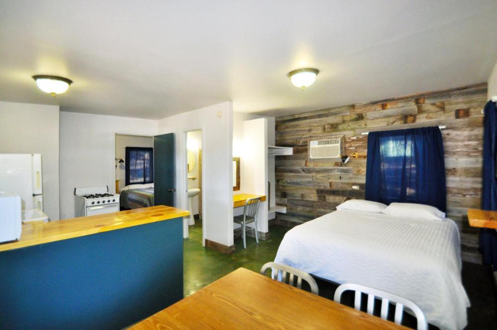 7A Ranch Hotel Wimberley Bagian luar foto