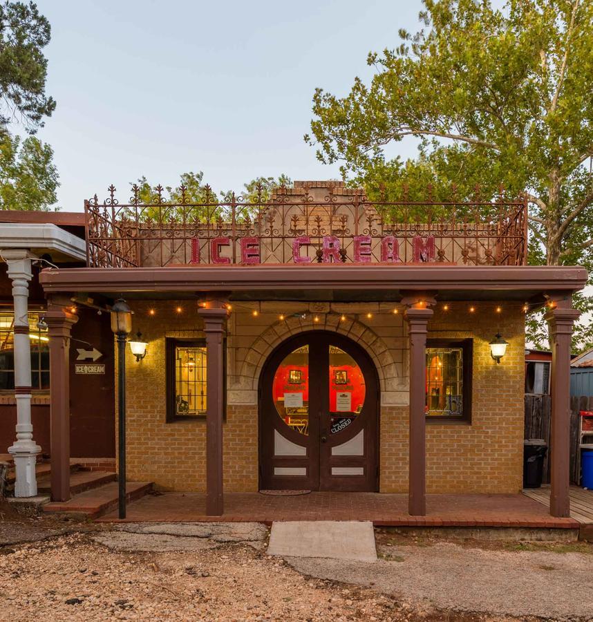 7A Ranch Hotel Wimberley Bagian luar foto