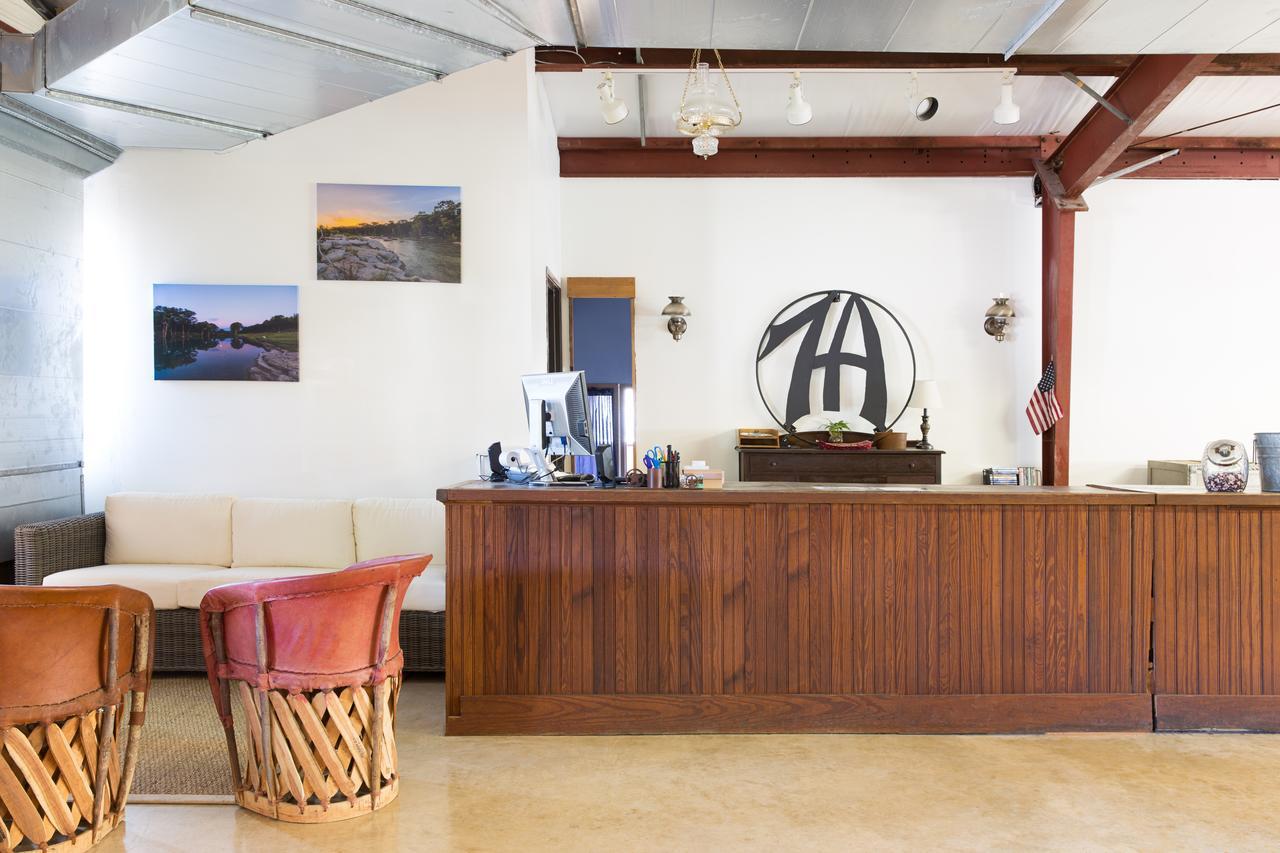 7A Ranch Hotel Wimberley Bagian luar foto